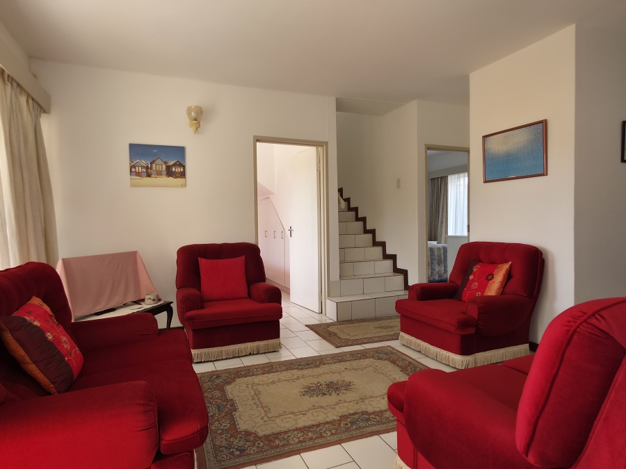 5 Bedroom Property for Sale in Wavecrest Eastern Cape
